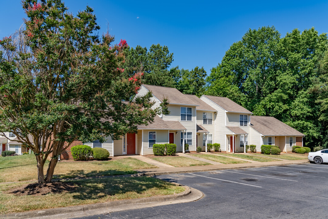 Maple Ridge Apartments in Holly Springs, NC - Building Photo