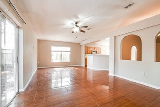 681 Brown Bear Ct in St. Cloud, FL - Building Photo - Building Photo