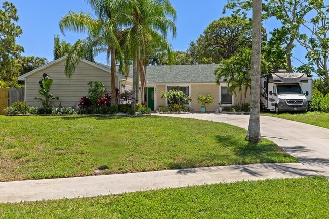 591 Kriss Ln in Jupiter, FL - Building Photo - Building Photo