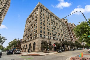 2100 N Lincoln Park W, Unit # 011BN in Chicago, IL - Building Photo