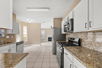16035 Capistrano Falls Dr in Friendswood, TX - Building Photo - Building Photo