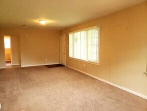 3758 Denton Hwy in Fort Worth, TX - Foto de edificio - Building Photo