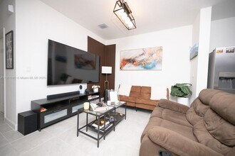 12234 NW 24th Pl in Miami Shores, FL - Building Photo - Building Photo