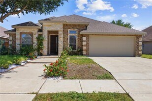 23 Sycamore Ave W in McAllen, TX - Building Photo