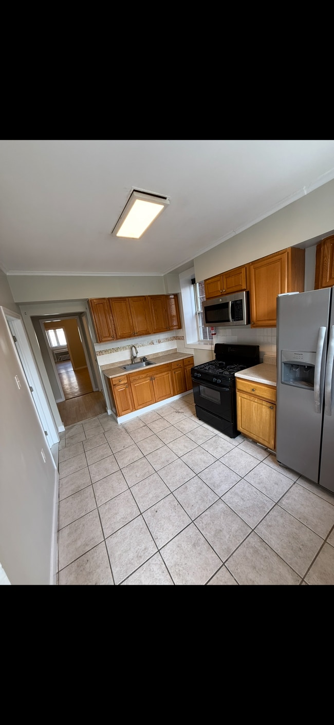 207 70th St, Unit first floor in Guttenberg, NJ - Building Photo - Building Photo