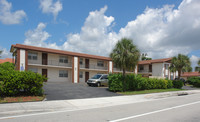 3400 Riverside Dr in Coral Springs, FL - Foto de edificio - Building Photo