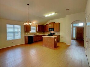 1108 Alexandria Way in Round Rock, TX - Foto de edificio - Building Photo