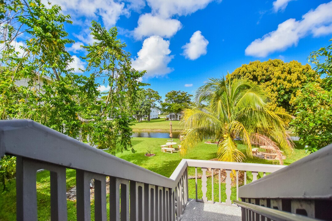 21 Markham A in Deerfield Beach, FL - Building Photo