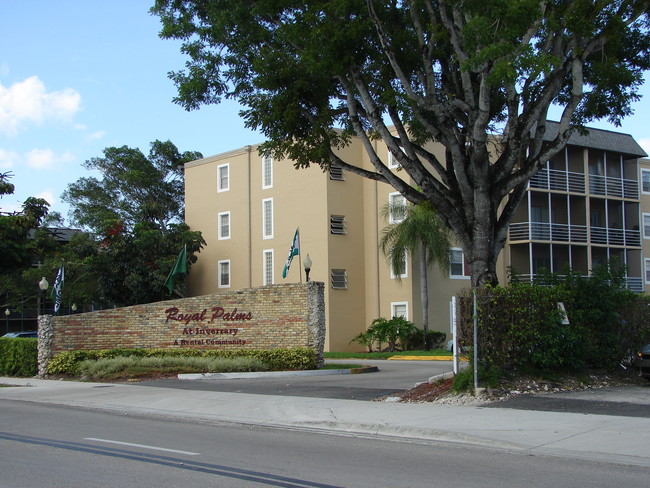 Royal Palms at Lauderhill in Lauderhill, FL - Foto de edificio - Building Photo