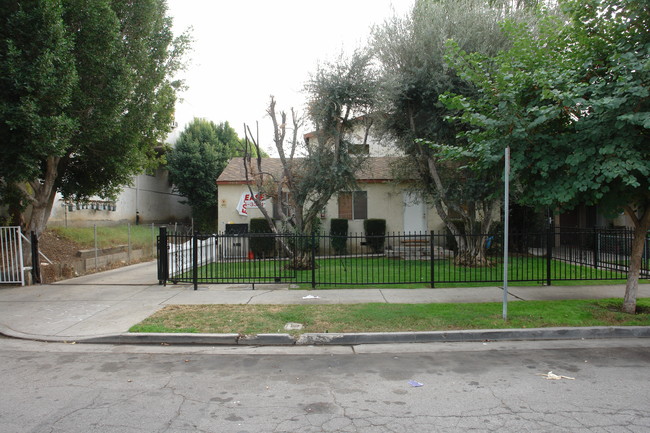 14218 Delano St in Van Nuys, CA - Building Photo - Building Photo