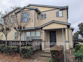 1613 Centennial Dr in Fairfield, CA - Building Photo