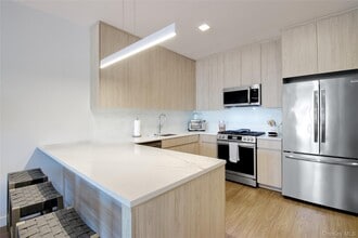 333 Warner Ave in Roslyn Heights, NY - Building Photo - Building Photo