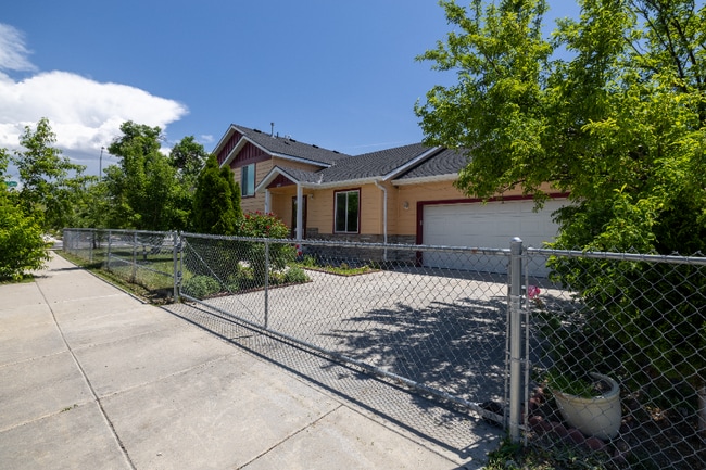 496 E 3400 S in South Salt Lake, UT - Building Photo - Building Photo