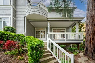 943 18th Ave E in Seattle, WA - Building Photo - Building Photo