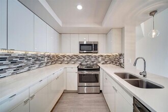 3605 NE 207th St, Unit 4310 in Miami, FL - Building Photo - Building Photo