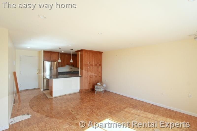 1105 Massachusetts Ave, Unit 10 in Cambridge, MA - Building Photo