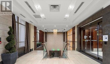 310-310 Burnhamthorpe Rd W in Mississauga, ON - Building Photo - Building Photo