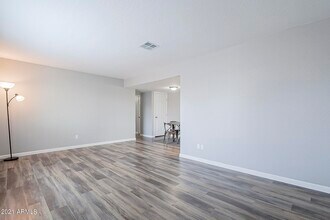 2605 W Ocotillo Rd, Unit 3 in Phoenix, AZ - Building Photo - Building Photo