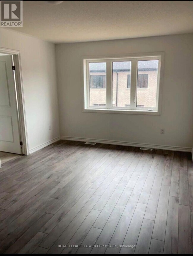 7360 Sandy Rdg Cmn in Niagara Falls, ON - Building Photo - Building Photo