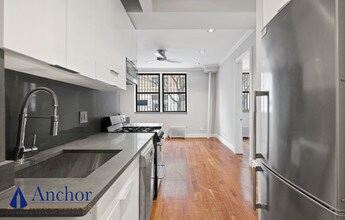 334 E 100th St in New York, NY - Foto de edificio - Building Photo