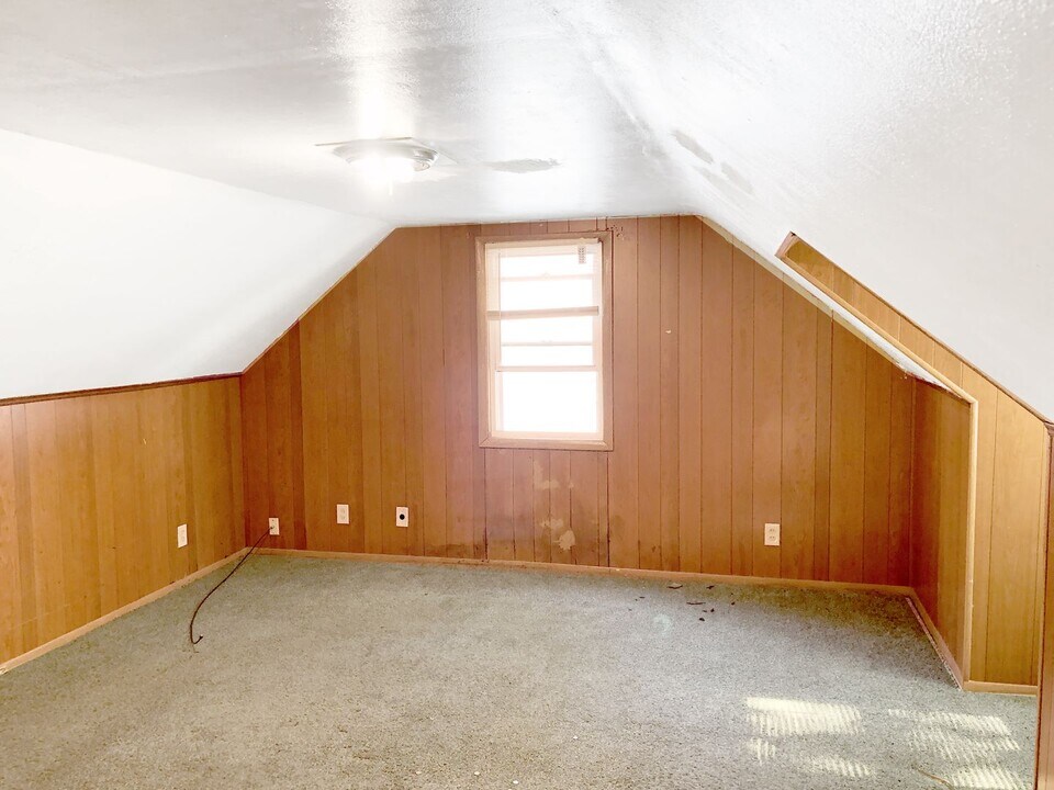 21401 Watson Rd in Maple Heights, OH - Building Photo