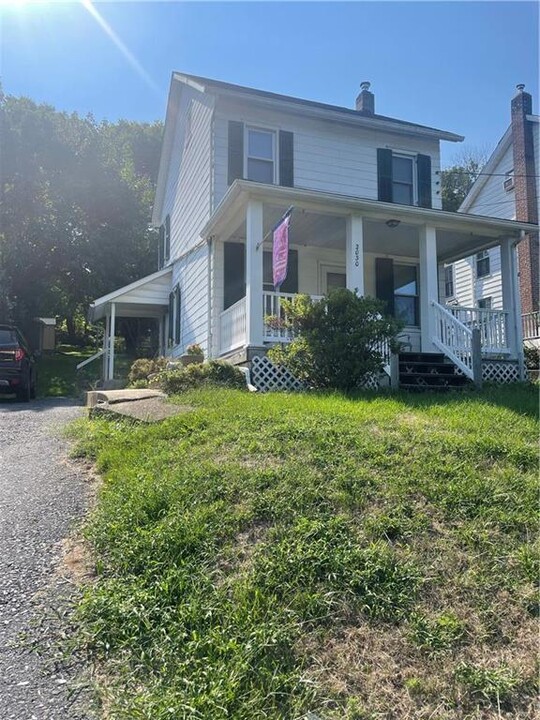 2030 S Delaware Dr in Easton, PA - Building Photo