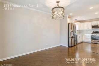 1537 Winnetka Rd in Glenview, IL - Building Photo - Building Photo