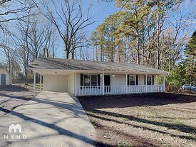 119 Vincent Ave in Stockbridge, GA - Building Photo