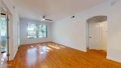 6900 E Princess Dr in Phoenix, AZ - Foto de edificio - Building Photo