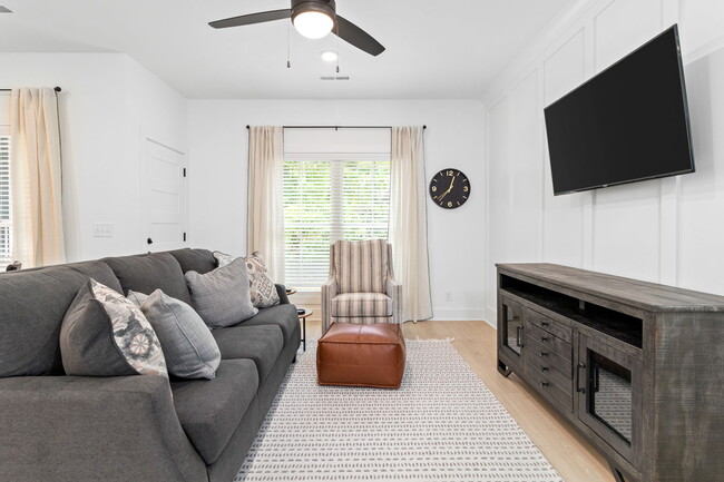 property at 725 Hornbuckle Rd