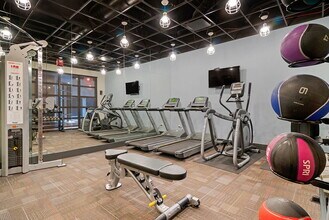 The Cairns in Seattle, WA - Foto de edificio - Building Photo