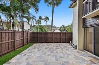 3579 Cocoplum Cir in Coconut Creek, FL - Foto de edificio - Building Photo