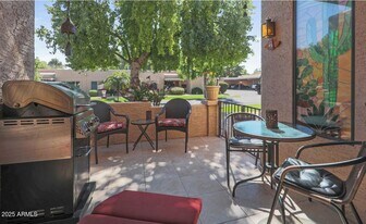14300 W Bell Rd in Surprise, AZ - Building Photo