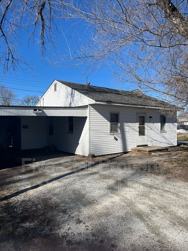 730 N Dirksen Pkwy in Springfield, IL - Building Photo - Building Photo