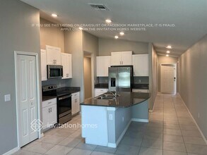 2204 Jungle Dr in Ruskin, FL - Foto de edificio - Building Photo