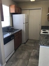 824 Russell Cir in Norman, OK - Building Photo - Building Photo