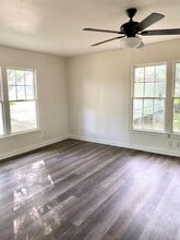 2301 N 16th St in Waco, TX - Building Photo - Building Photo