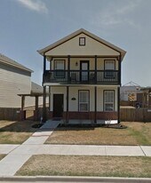 568 N Longfellow Ln in Fayetteville, AR - Building Photo