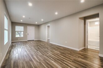 108 Irene St in Elgin, TX - Building Photo - Building Photo