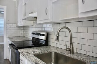 1017 Crestline Rd NW in Huntsville, AL - Foto de edificio - Building Photo