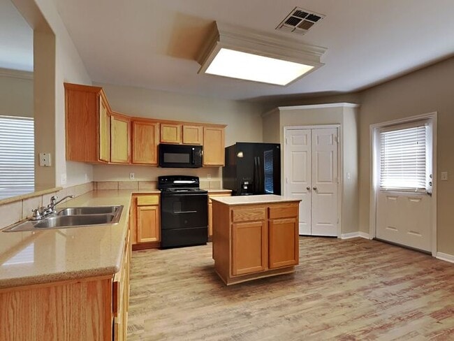 property at 2006 Beckworth Trail