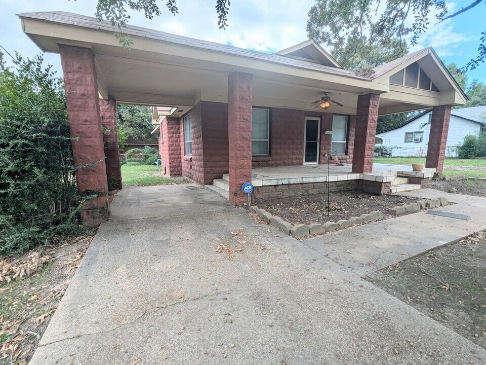 2801 County Ave in Texarkana, AR - Building Photo