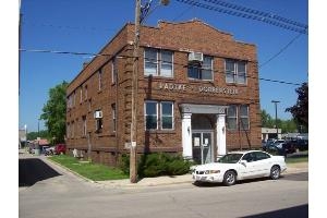 209 Saint Johns Pl in New London, WI - Building Photo