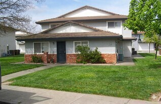 2106 Peppertree Way in Antioch, CA - Building Photo