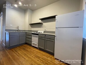 2720 Dupont Ave S in Minneapolis, MN - Building Photo - Building Photo