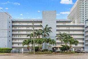 677 NE 24th St in Miami, FL - Building Photo