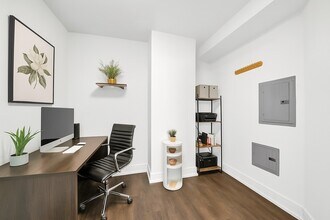 545 N Dearborn St in Chicago, IL - Foto de edificio - Building Photo