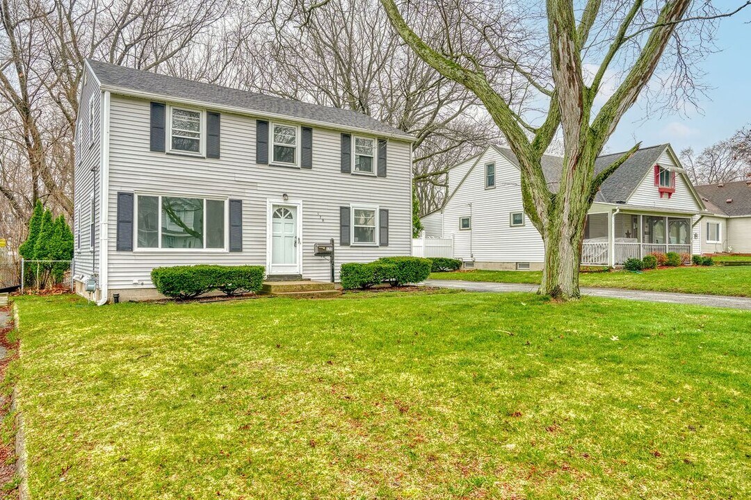 170 Hilltop Rd in Rochester, NY - Building Photo