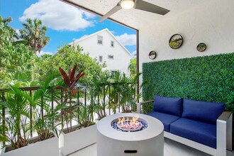 995 9th Ave S in Naples, FL - Building Photo - Building Photo