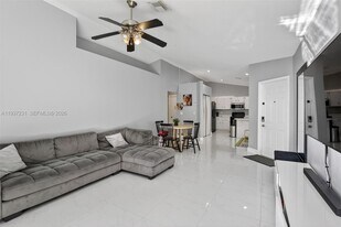 12168 NW 36th Pl in Sunrise, FL - Building Photo